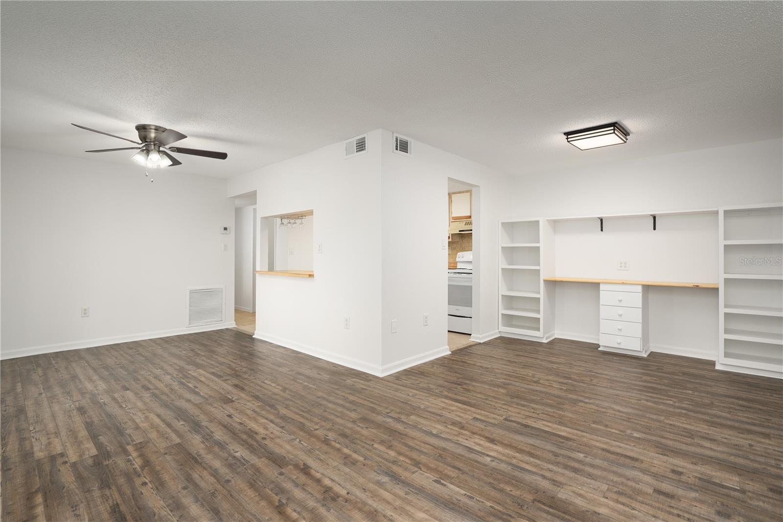 ORANGEWOOD PH 03 BLDG 03 - Residential Lease
