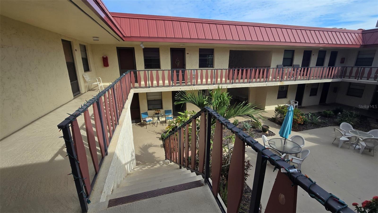 RIVERHOUSE - Residential Lease