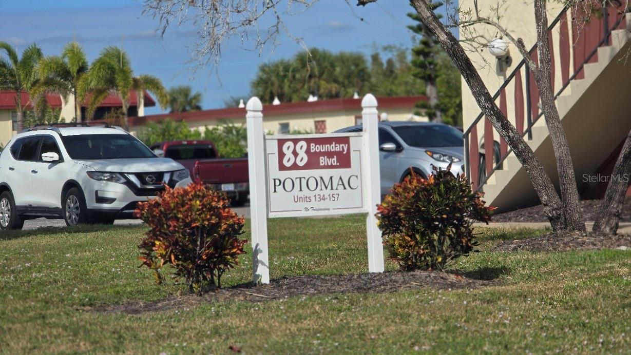 RIVERHOUSE - Residential Lease