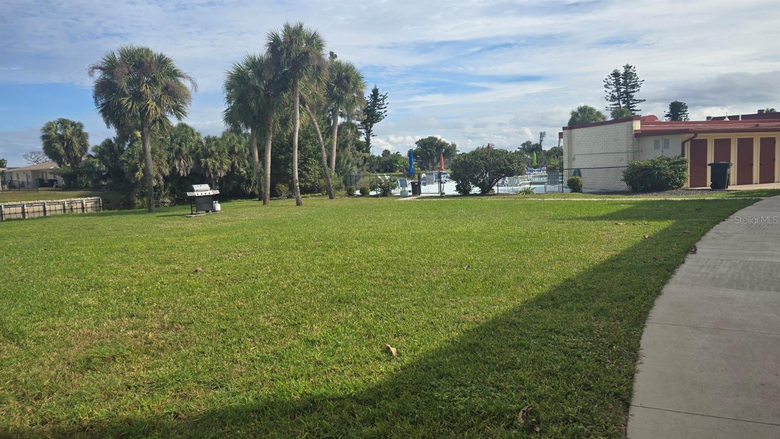 RIVERHOUSE - Residential Lease