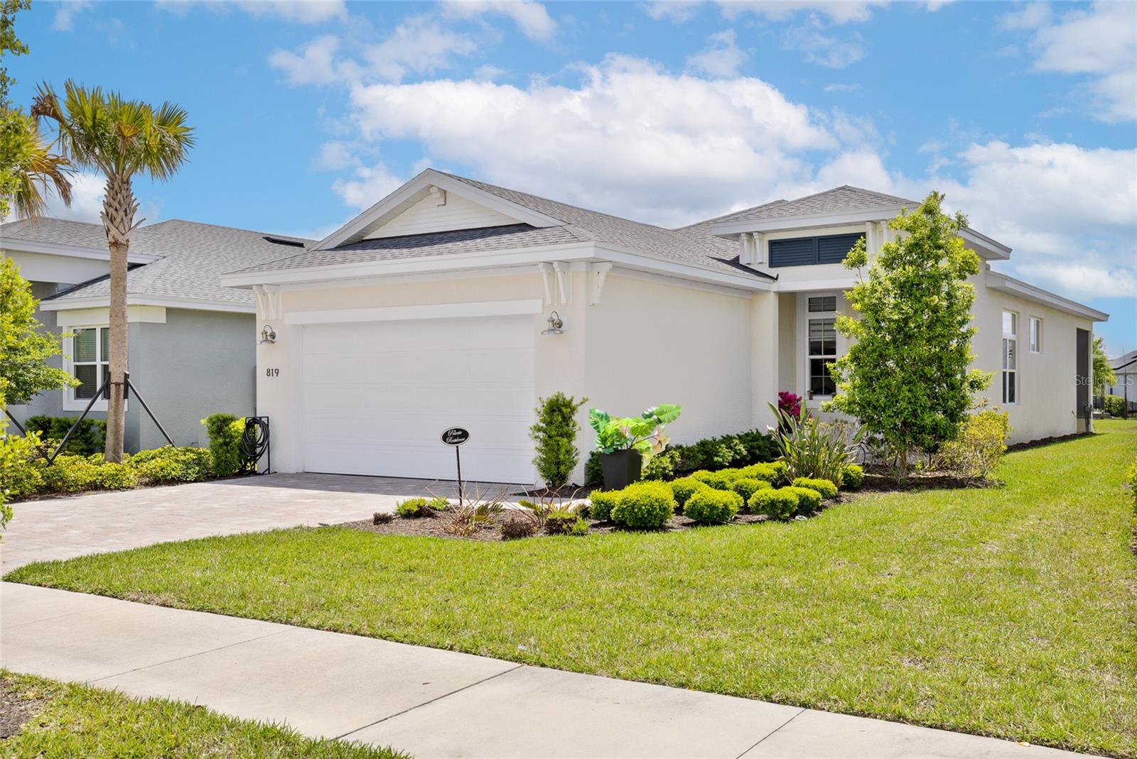819 LILIANA DRIVE