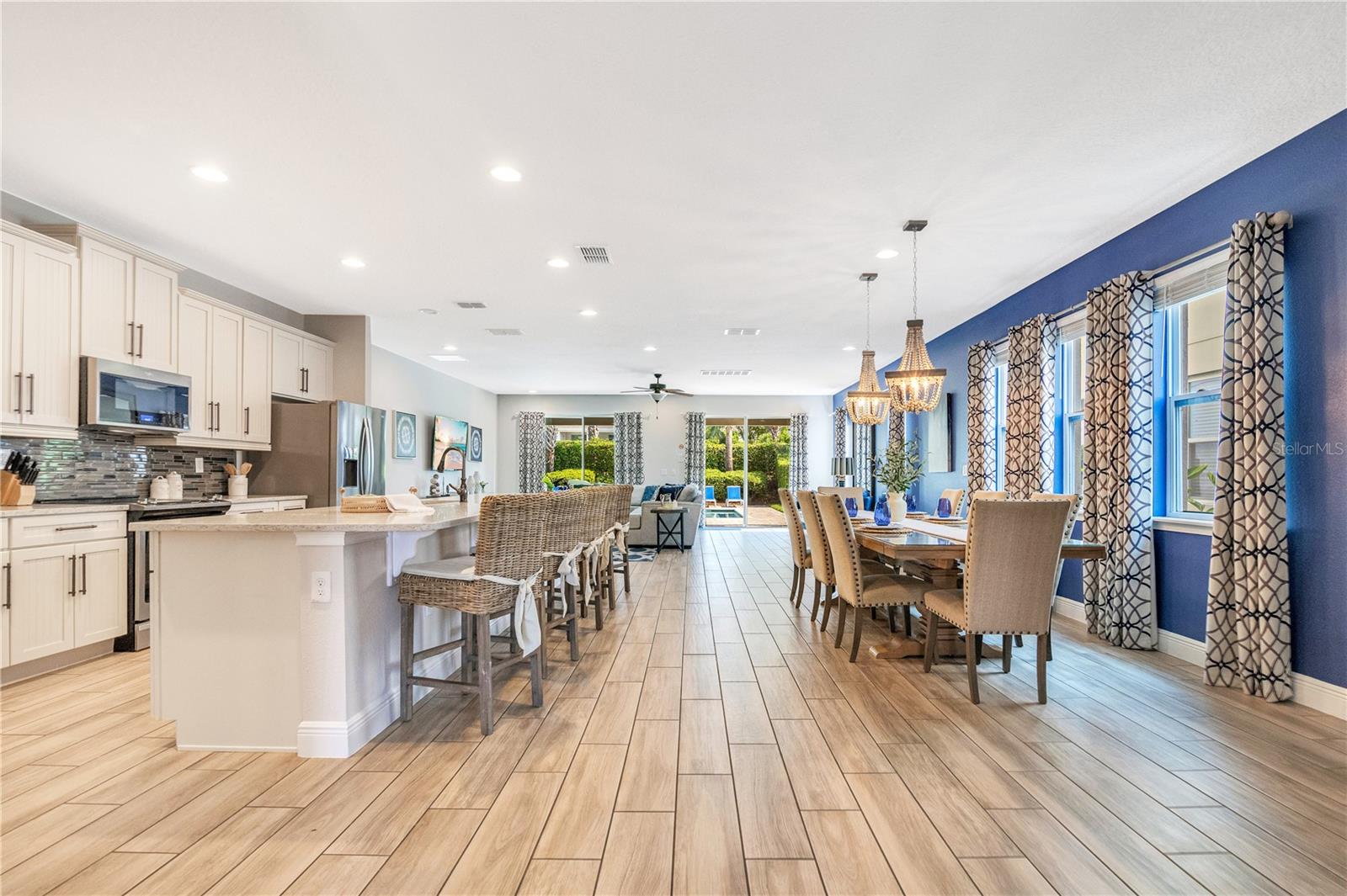 7647 FAIRFAX DRIVE