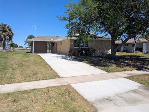 Photo of 5752 Espanola Avenue, North Port, FL 34287 (MLS # C7524065)