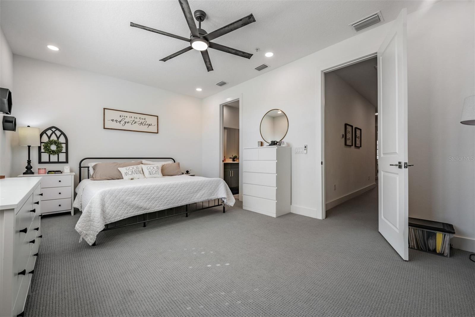 TOWNHOMES OF SEMINOLE ISLE - Residential