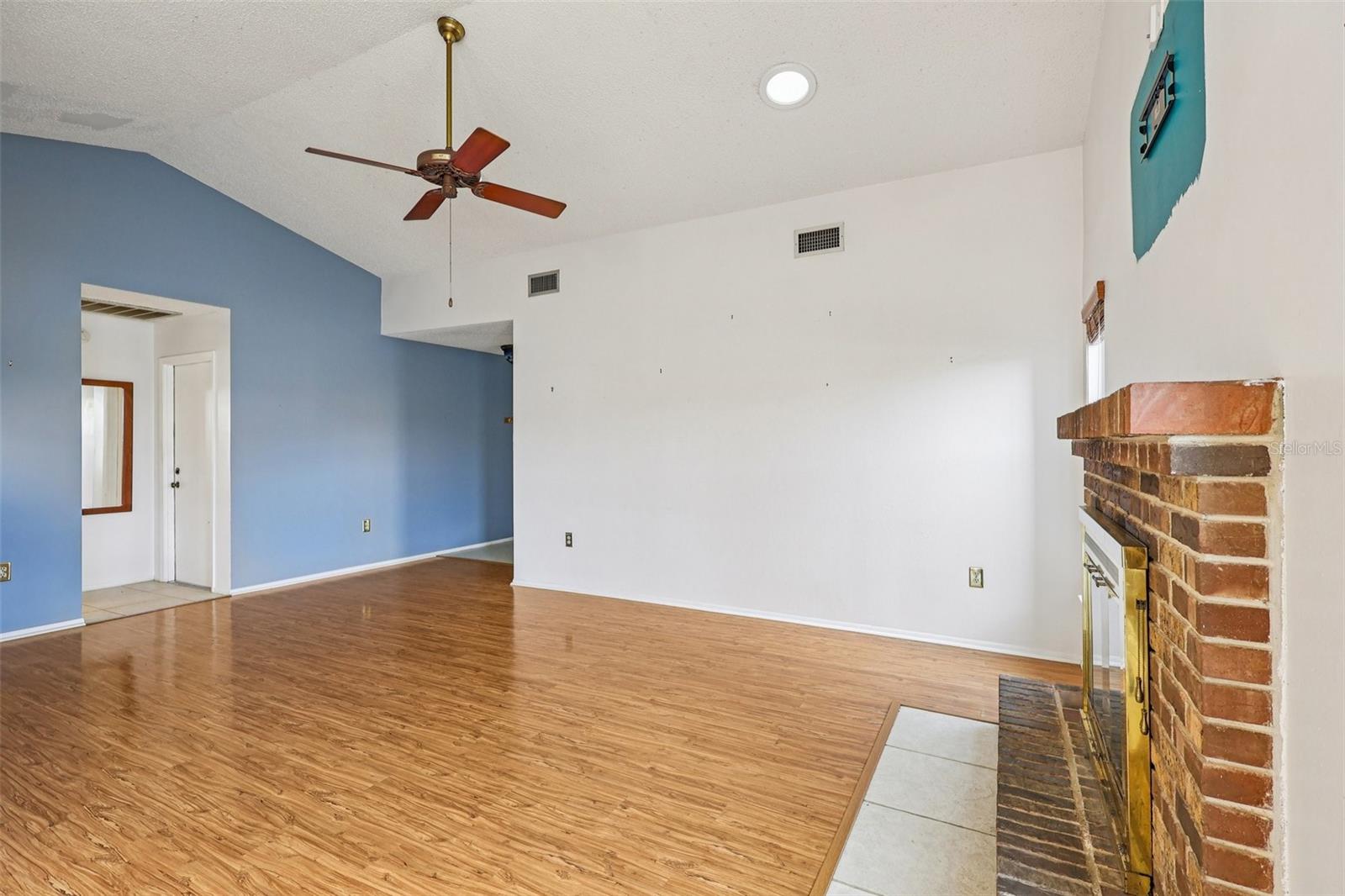 DOVE HOLLOW - Residential