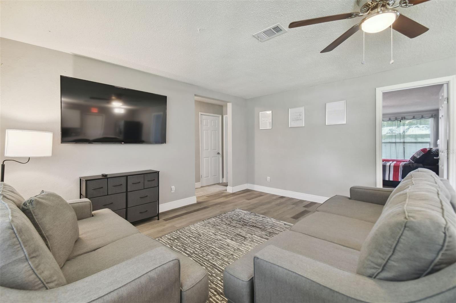 520 FAIRFAX LANE
