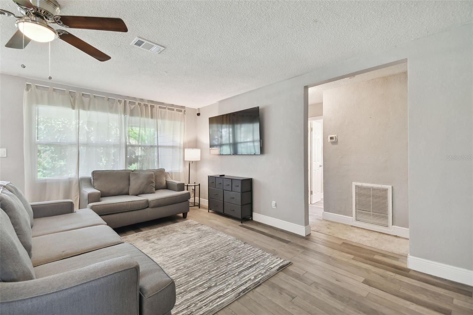 520 FAIRFAX LANE
