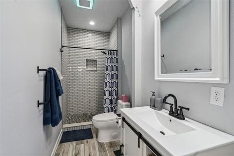 Tiny photo for 645 Cr 485a, Lake Panasoffkee, FL 33538 (MLS # G5107935)