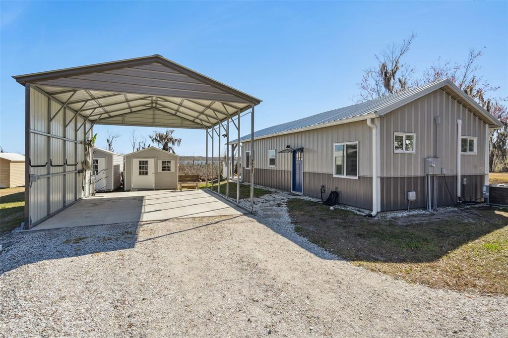 Photo of 645 Cr 485a, Lake Panasoffkee, FL 33538 (MLS # G5107935)