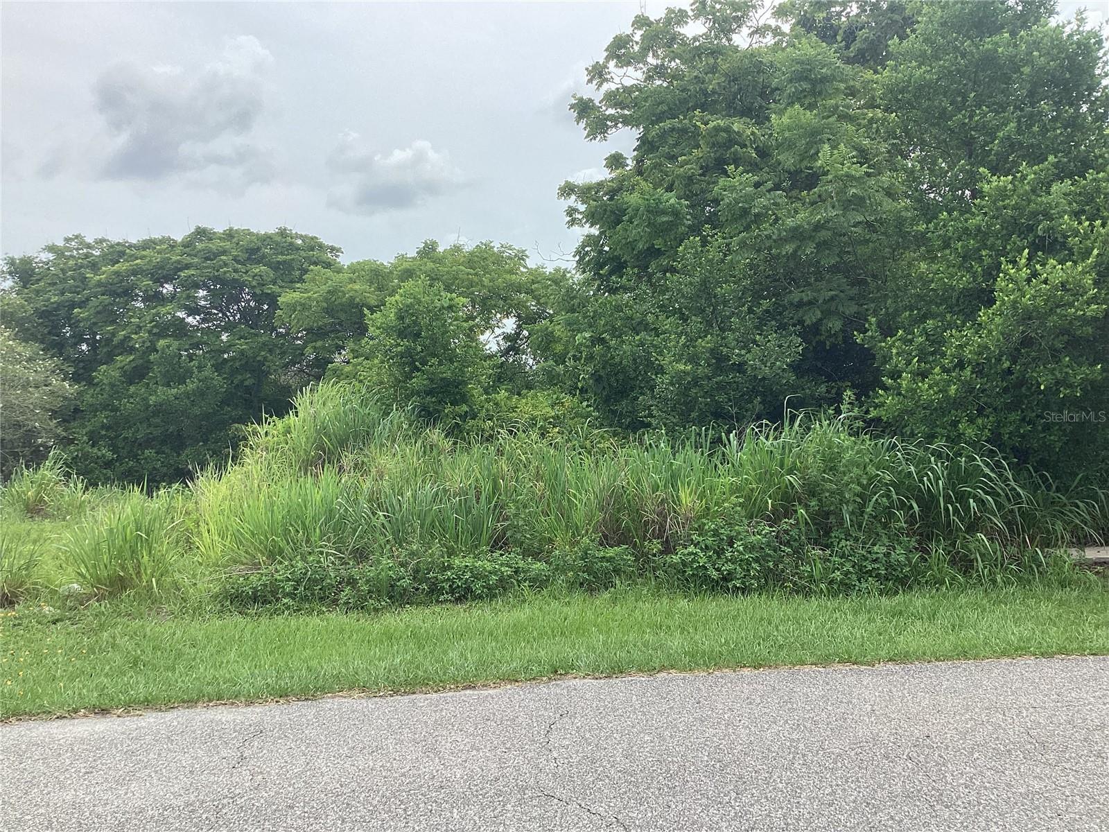 I BRING TO YOU THE LOCATION OF YOUR NEW HOME. COME BUILD YOUR DREAM HOME AND OWN THIS GREAT LOT. DO NOT MISS THIS OPPORTUNITY. CLOSE TO GREAT SCHOOLS AND BEAUTIFUL BEACHES AT ABOUT A 30 MINUTE DRIVE. CLOSE TO MAJOR HIGHWAYS AND GREAT SHOPPING.