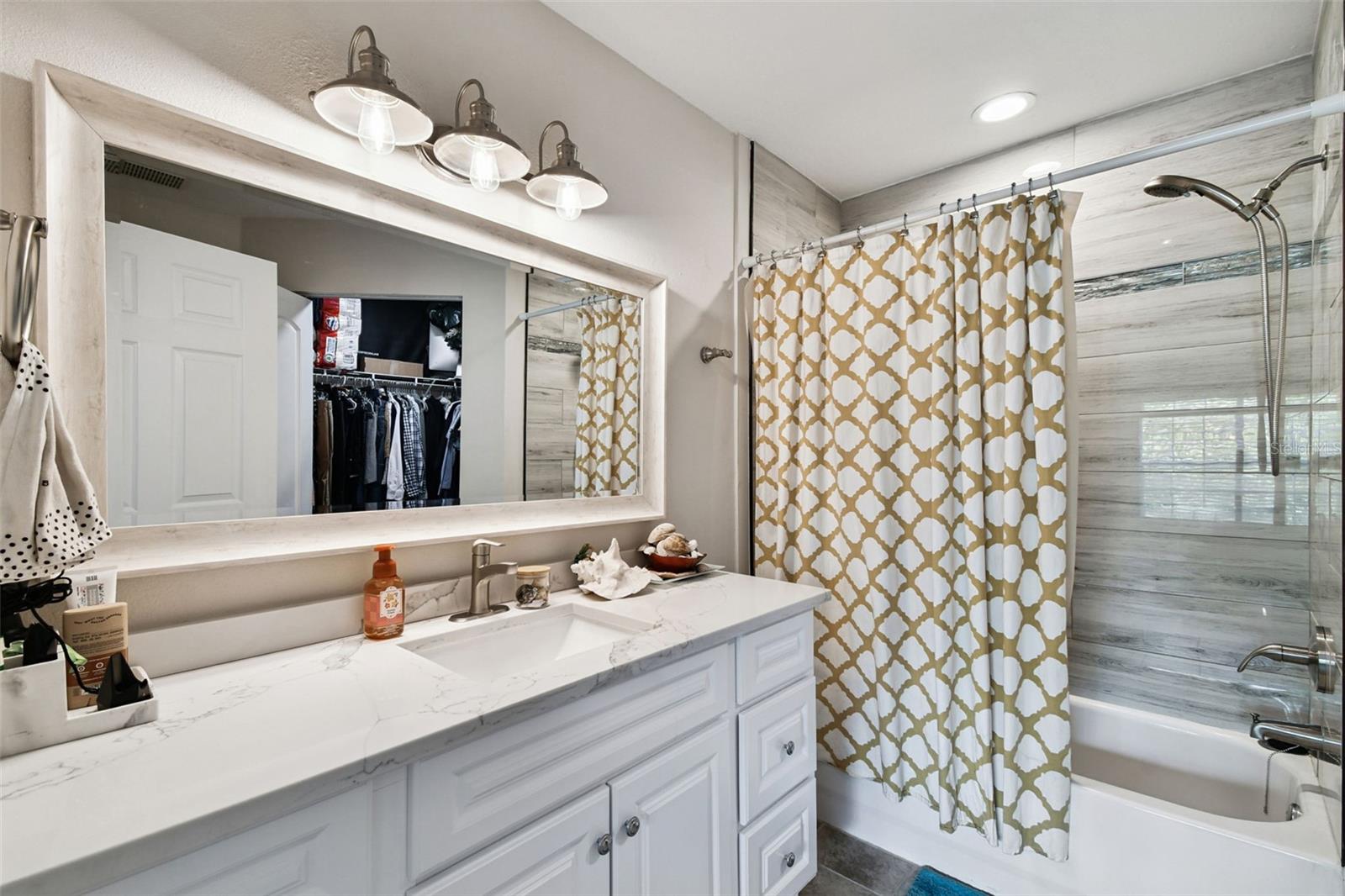 LAKE CHASE CONDO - Residential