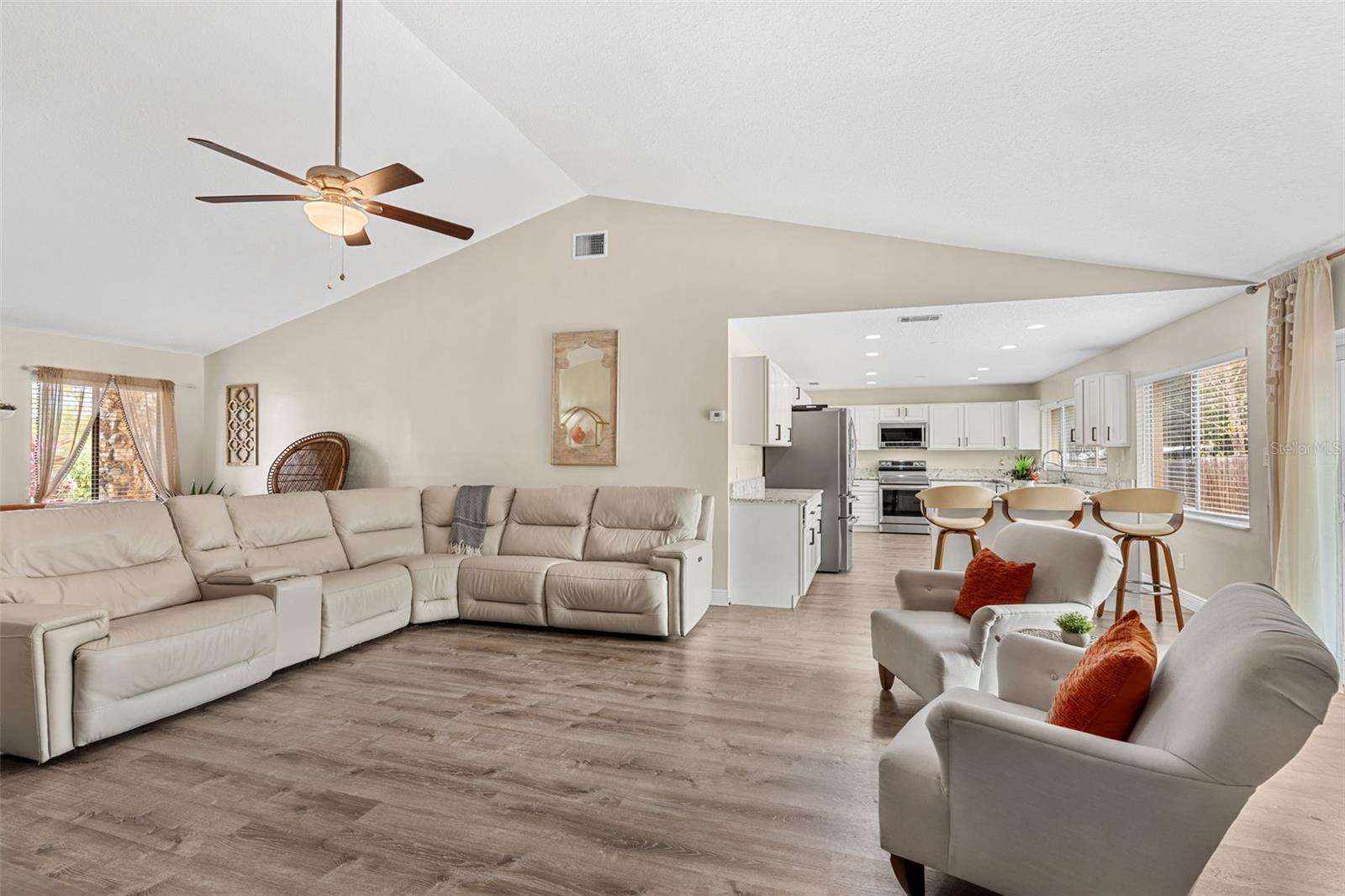 610 SAN SEBASTIAN PRADO