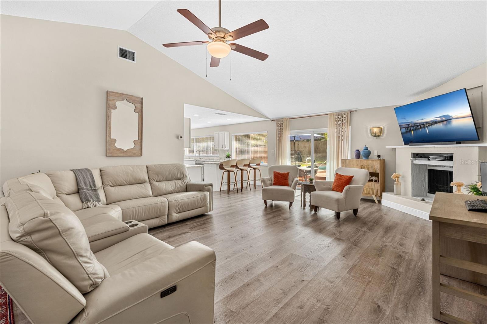 610 SAN SEBASTIAN PRADO