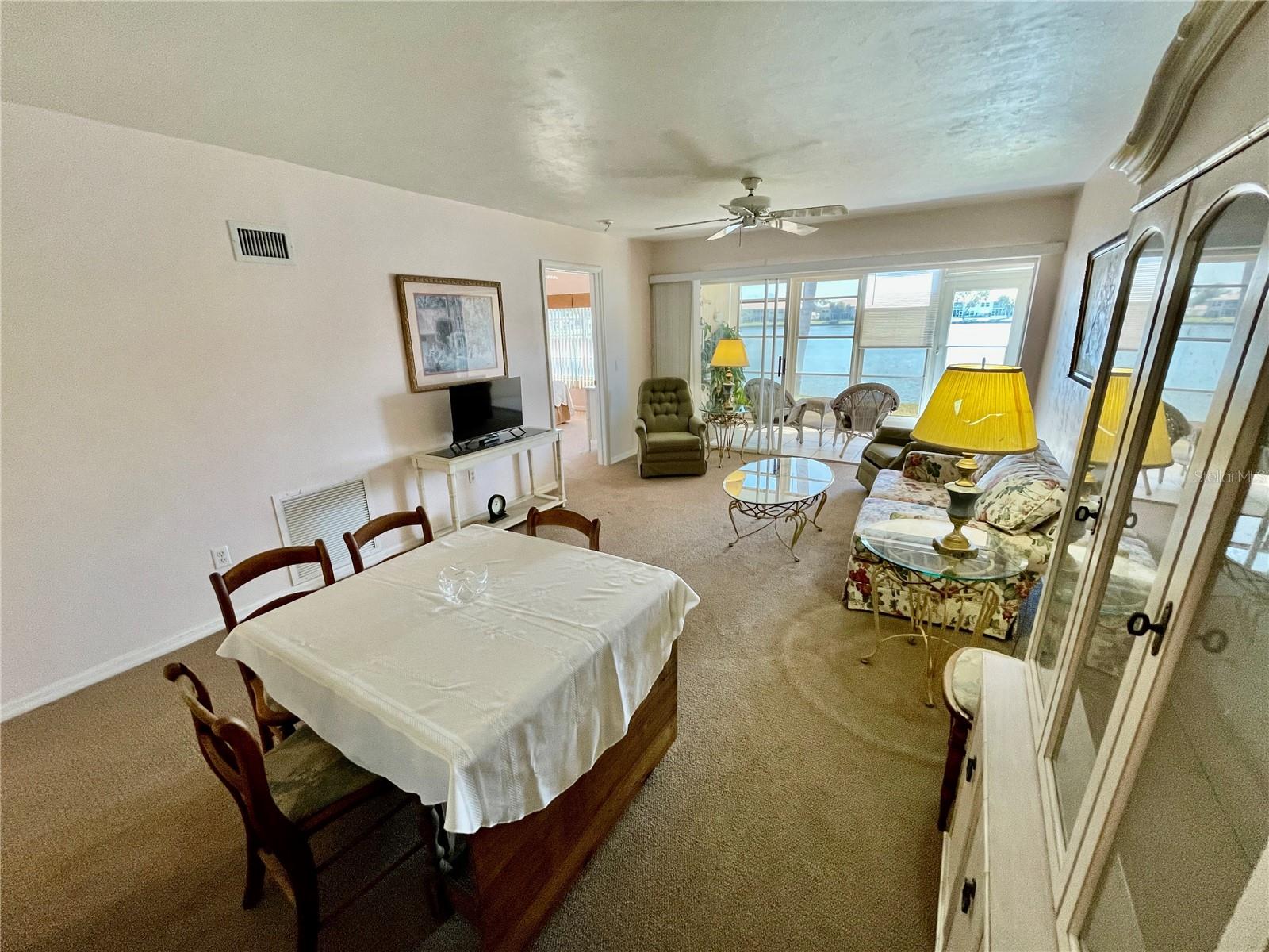 NORTH SHORE/KINGSWAY UNIT #1401 OR 548/2 - Residential