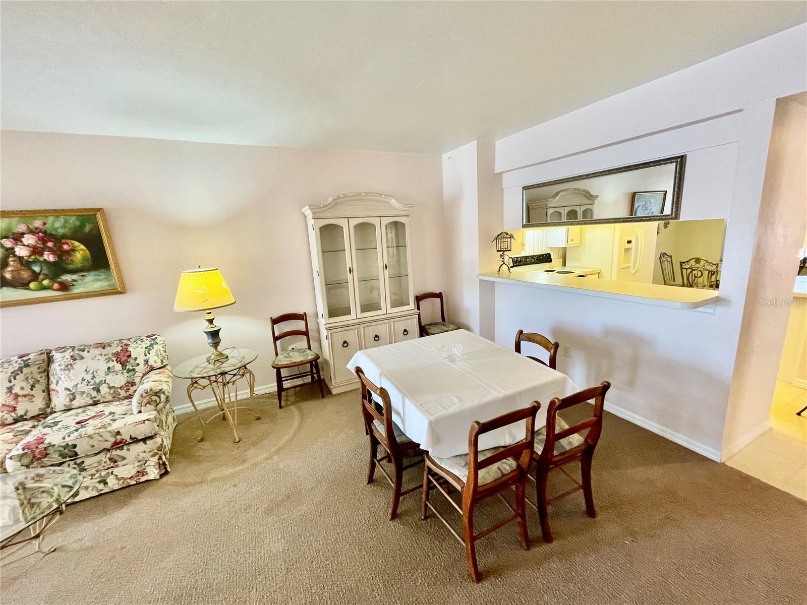 NORTH SHORE/KINGSWAY UNIT #1401 OR 548/2 - Residential