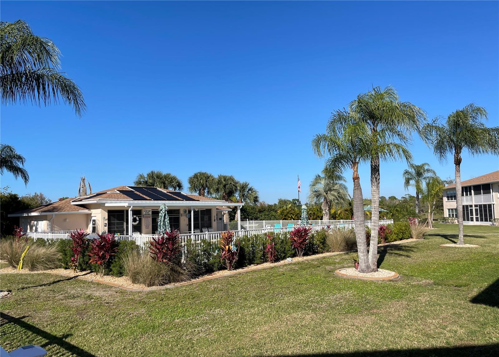 NORTH SHORE/KINGSWAY UNIT #1401 OR 548/2 - Residential