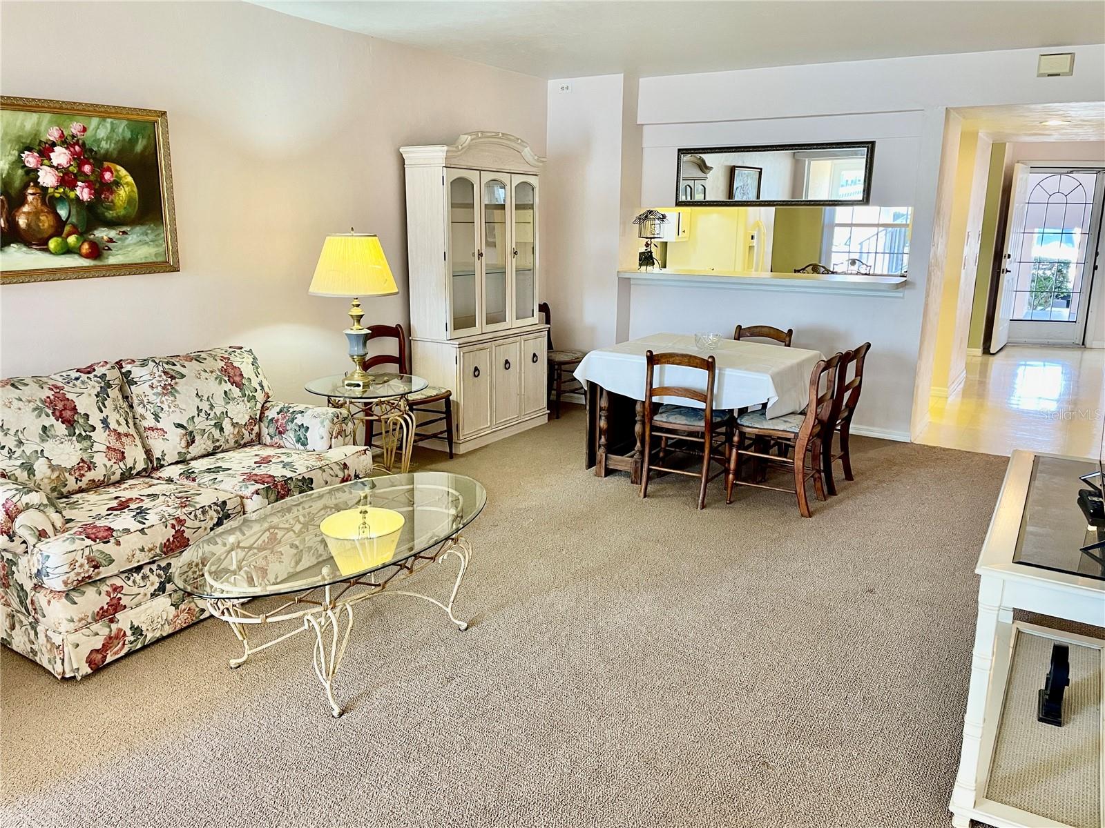 NORTH SHORE/KINGSWAY UNIT #1401 OR 548/2 - Residential