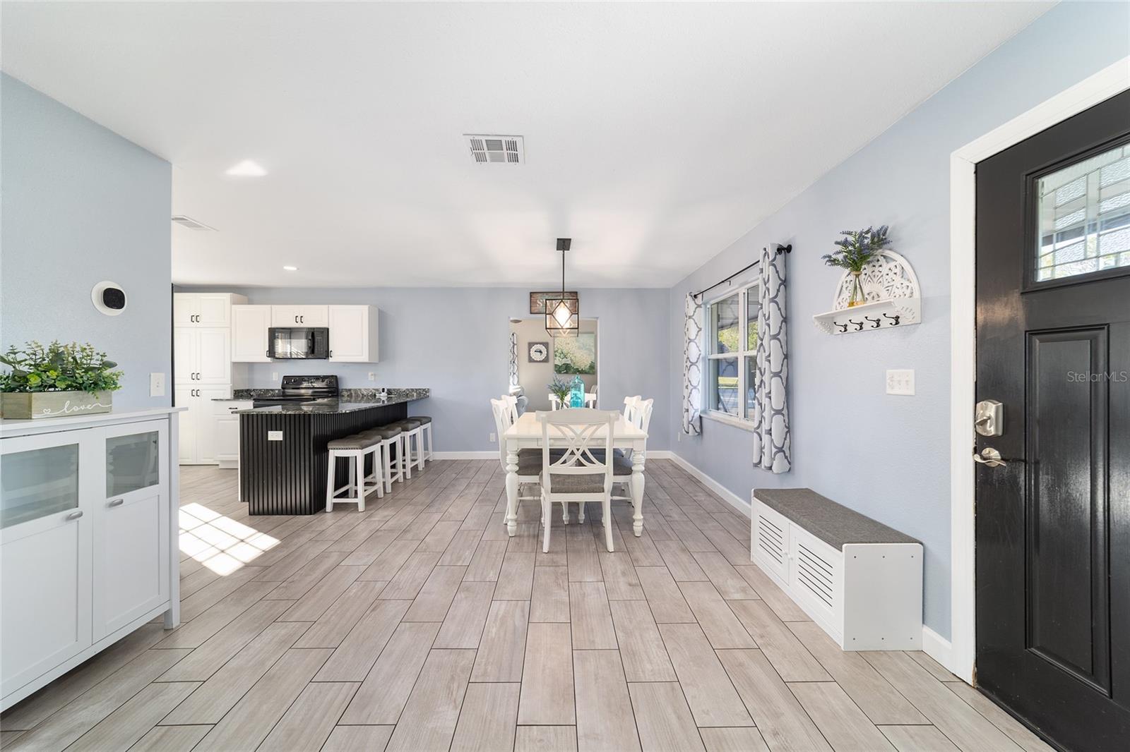 SMITH LAKE ESTATE - Residential