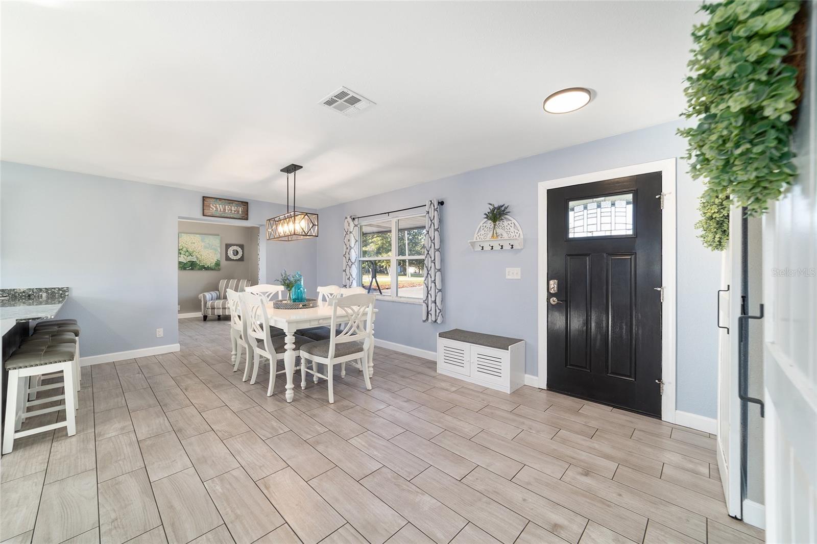 SMITH LAKE ESTATE - Residential