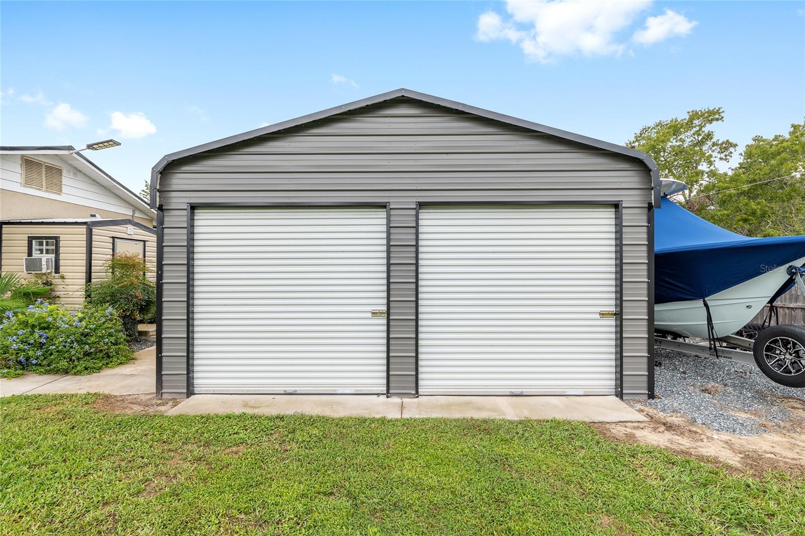 SMITH LAKE ESTATE - Residential