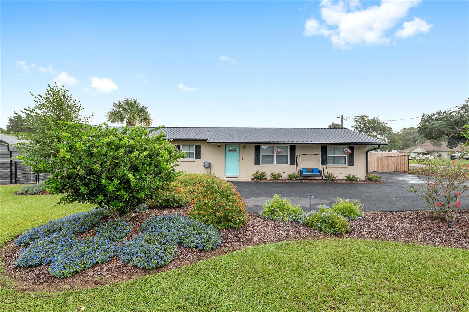 SMITH LAKE ESTATE - Residential