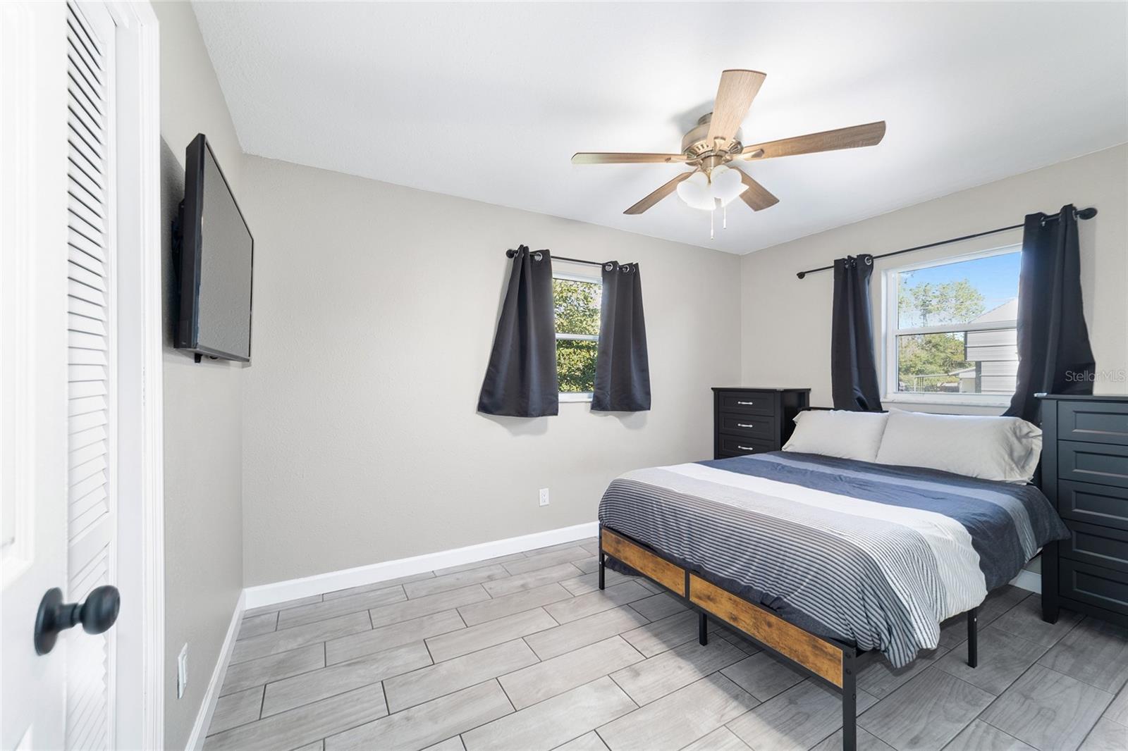 SMITH LAKE ESTATE - Residential