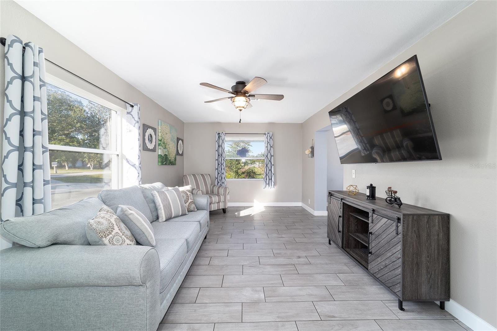 SMITH LAKE ESTATE - Residential