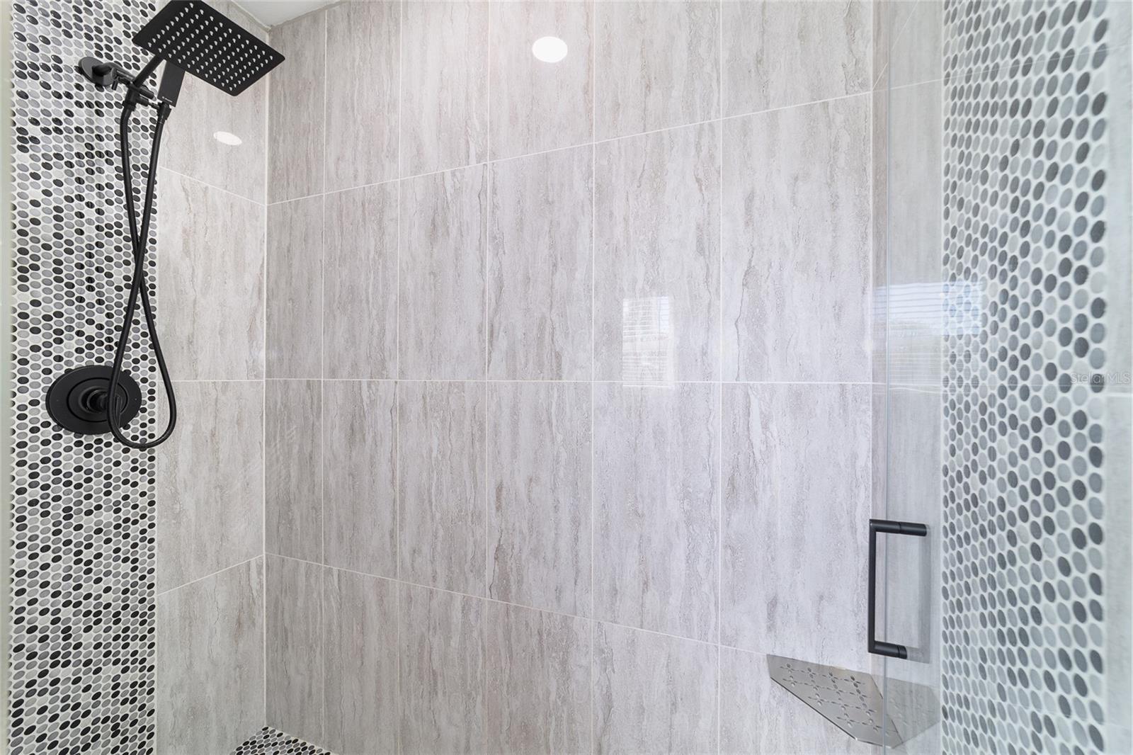 SMITH LAKE ESTATE - Residential