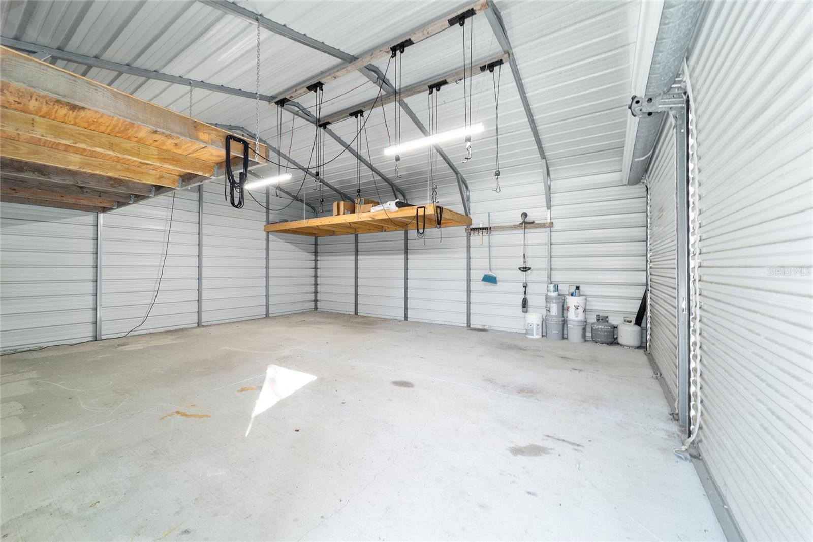 SMITH LAKE ESTATE - Residential