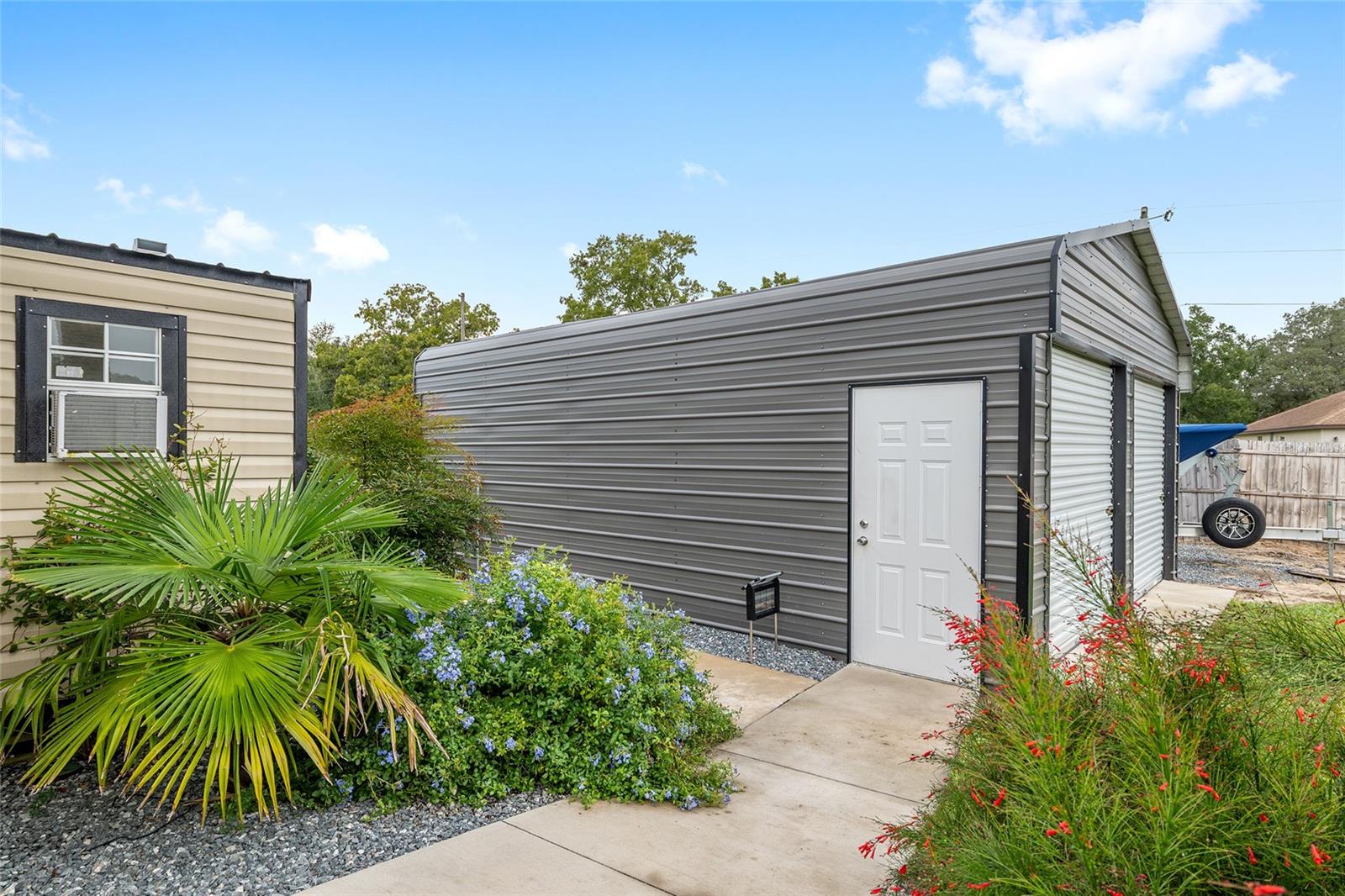 SMITH LAKE ESTATE - Residential