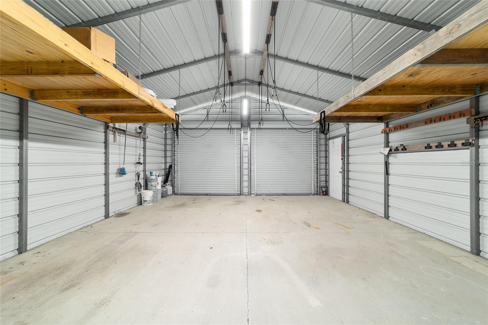 SMITH LAKE ESTATE - Residential