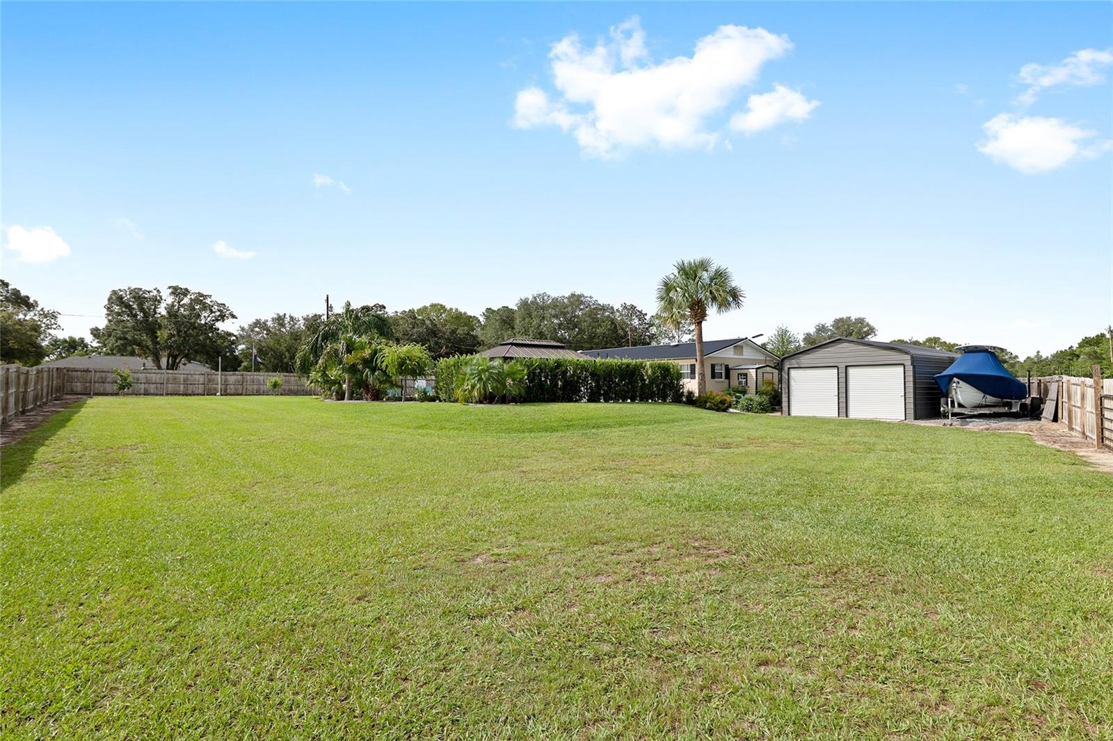 SMITH LAKE ESTATE - Residential