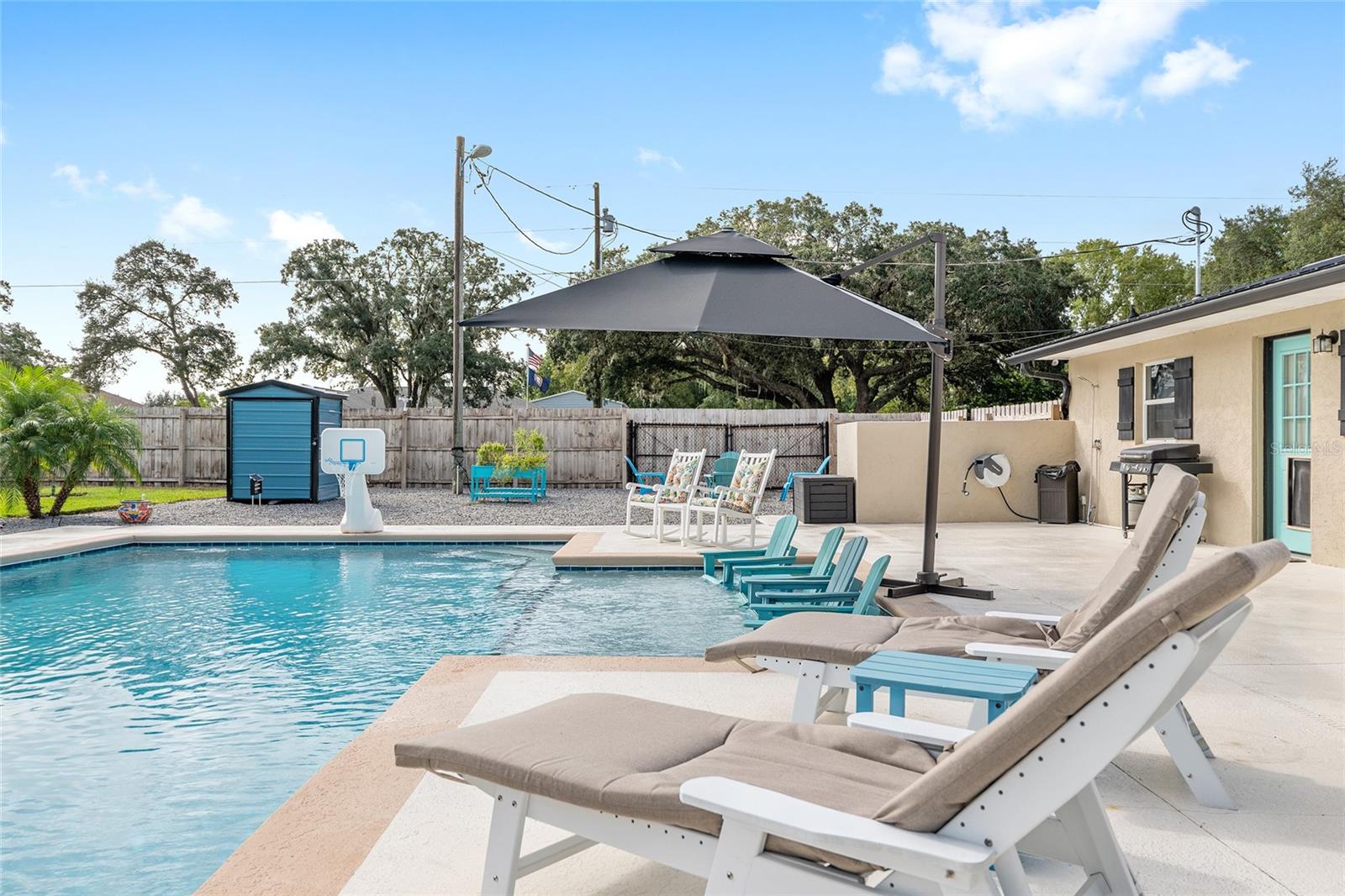 SMITH LAKE ESTATE - Residential