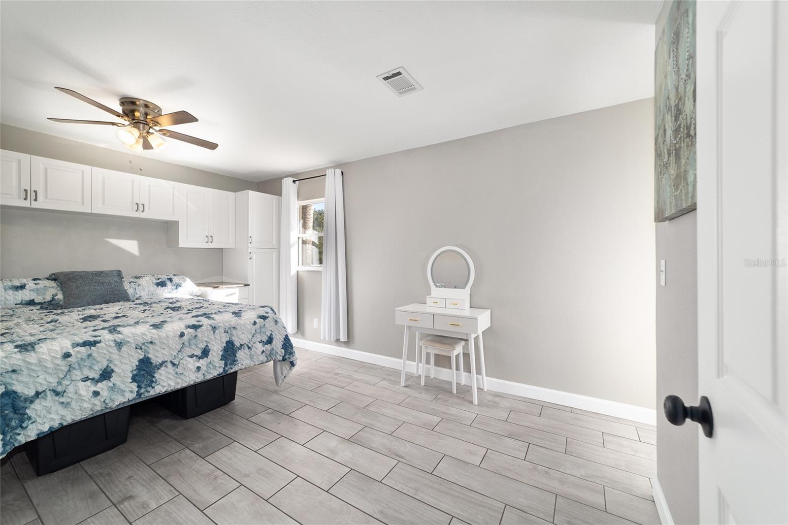 SMITH LAKE ESTATE - Residential