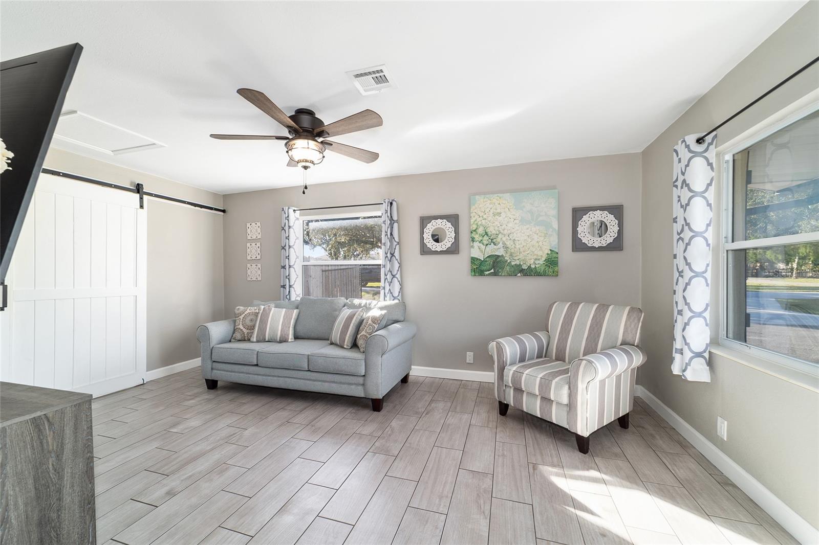 SMITH LAKE ESTATE - Residential