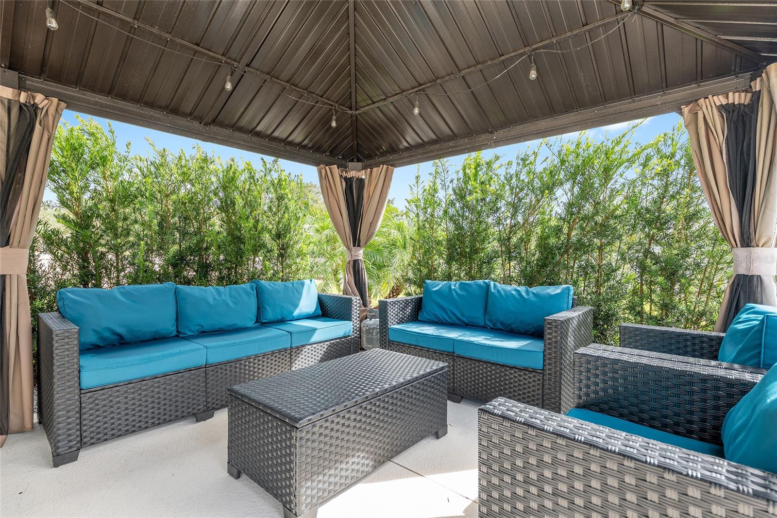 SMITH LAKE ESTATE - Residential