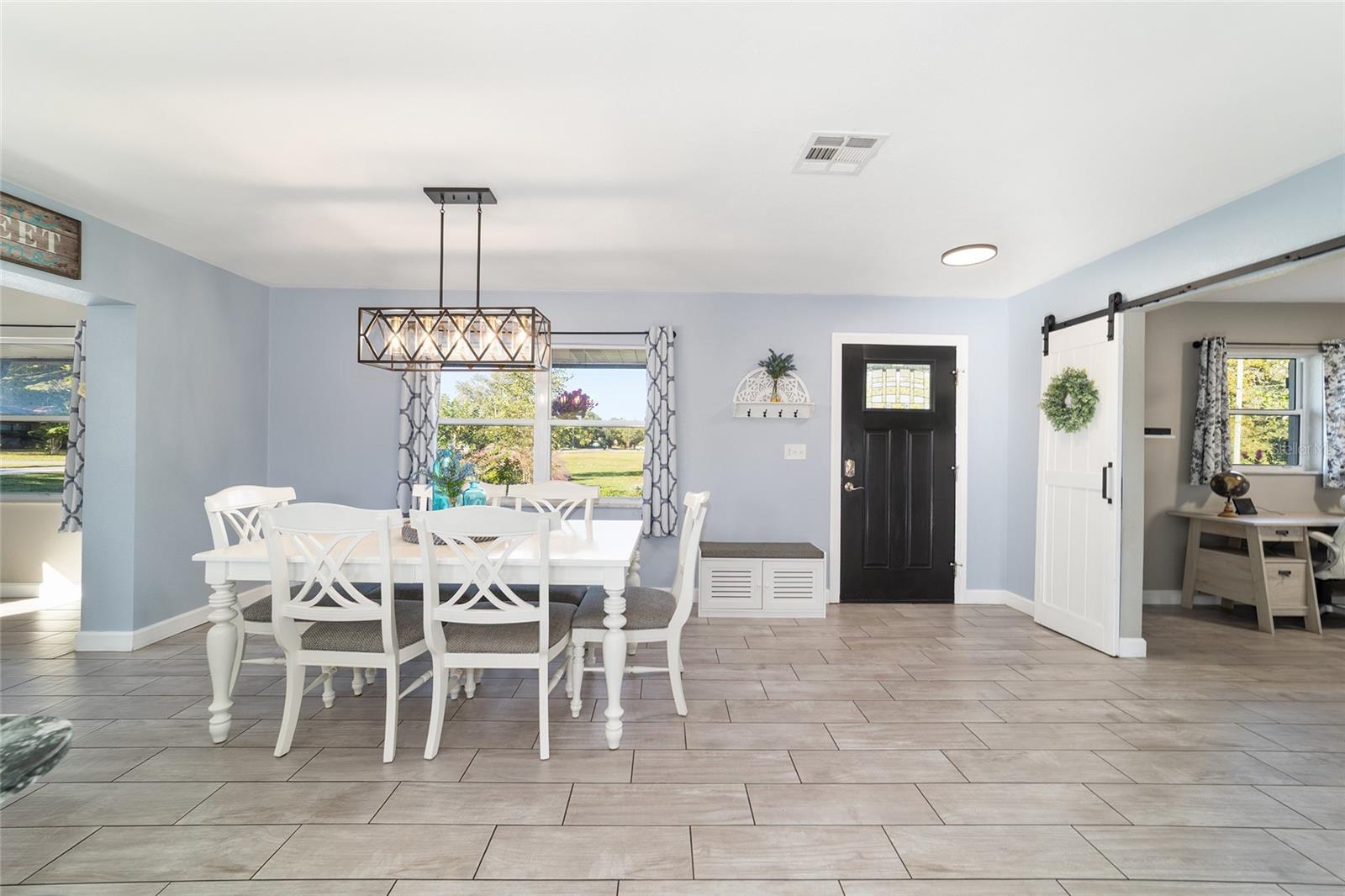 SMITH LAKE ESTATE - Residential