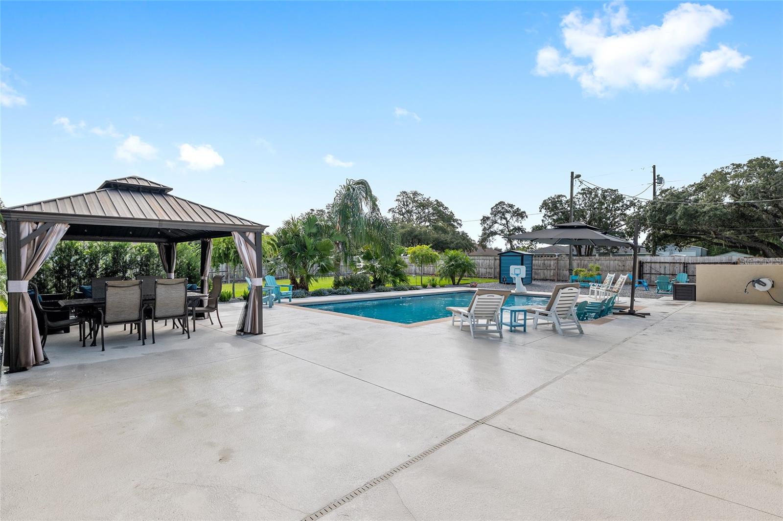 SMITH LAKE ESTATE - Residential