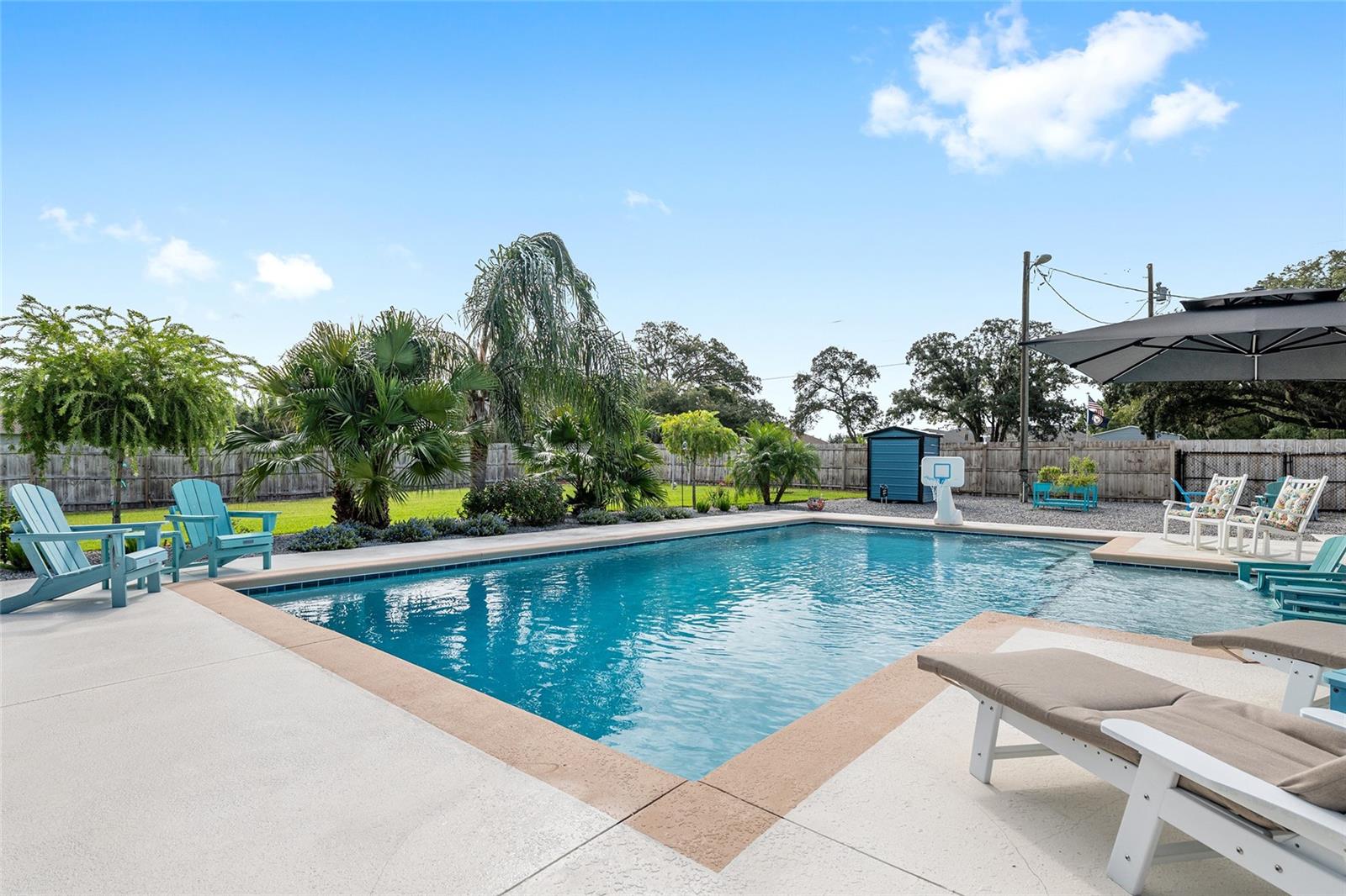 SMITH LAKE ESTATE - Residential