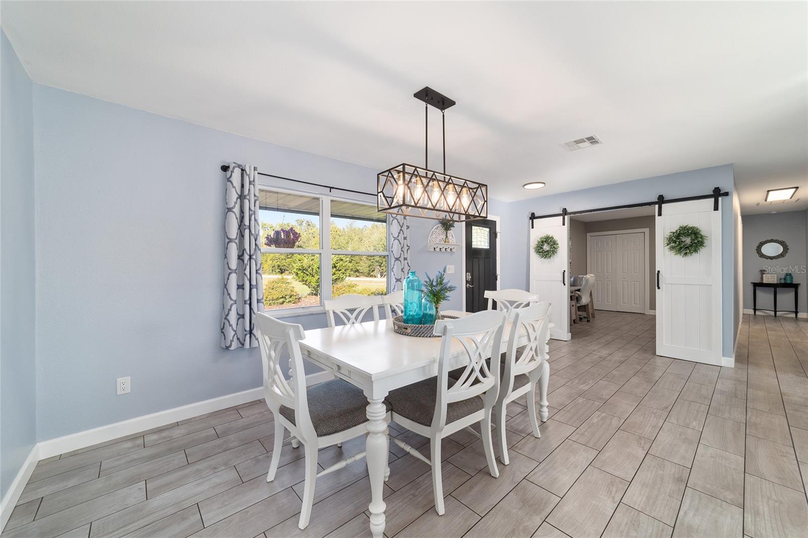 SMITH LAKE ESTATE - Residential