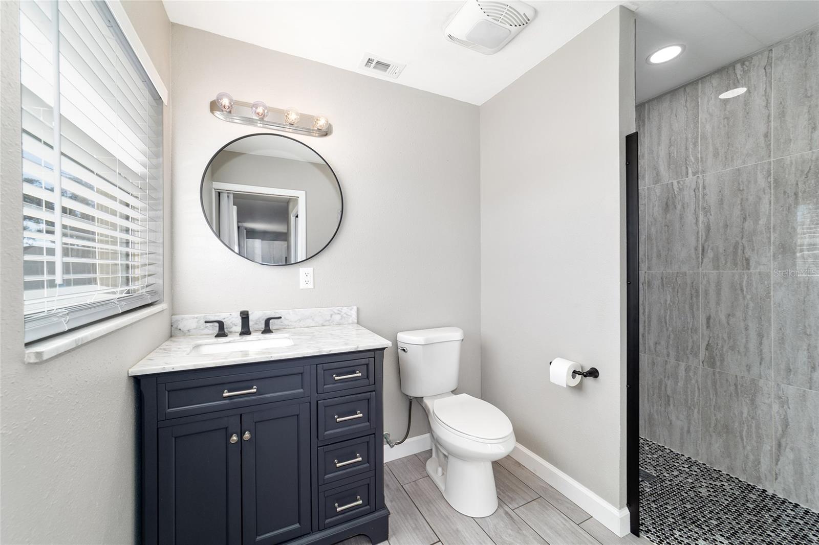 SMITH LAKE ESTATE - Residential