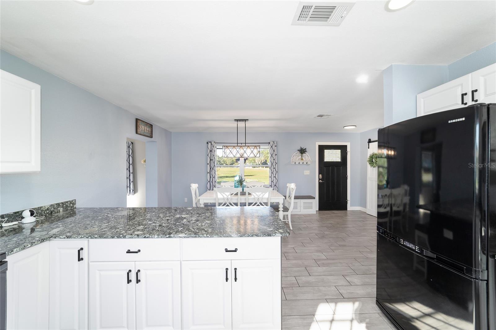 SMITH LAKE ESTATE - Residential