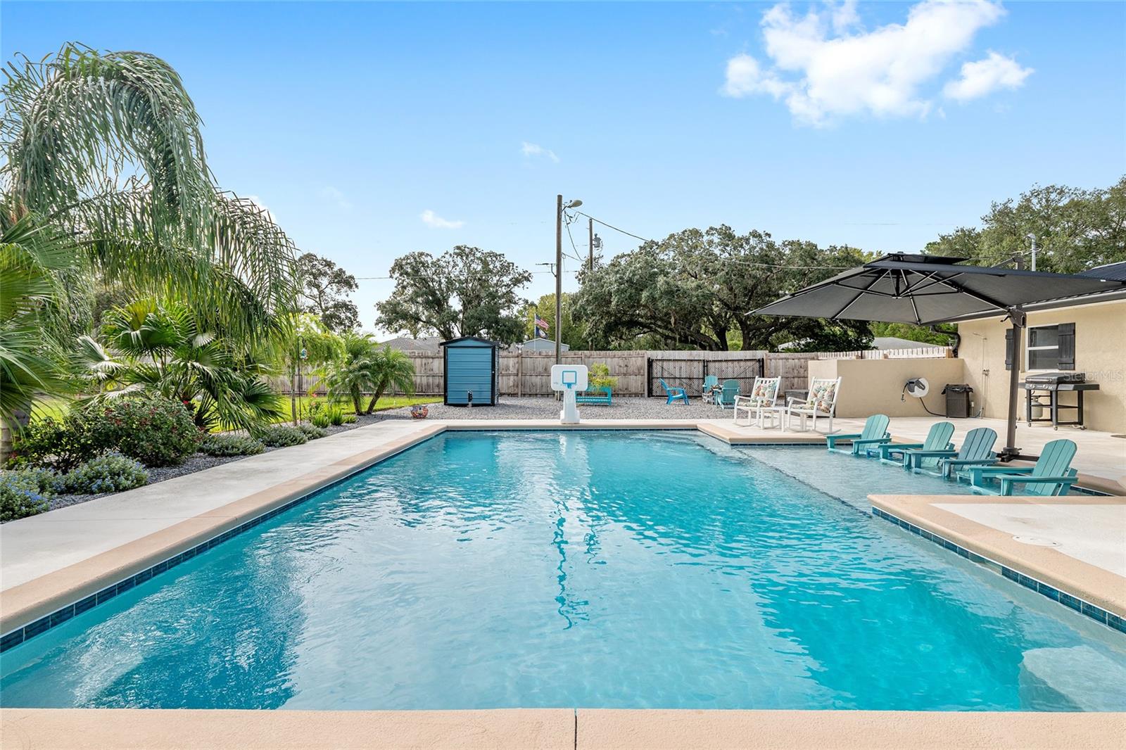 SMITH LAKE ESTATE - Residential