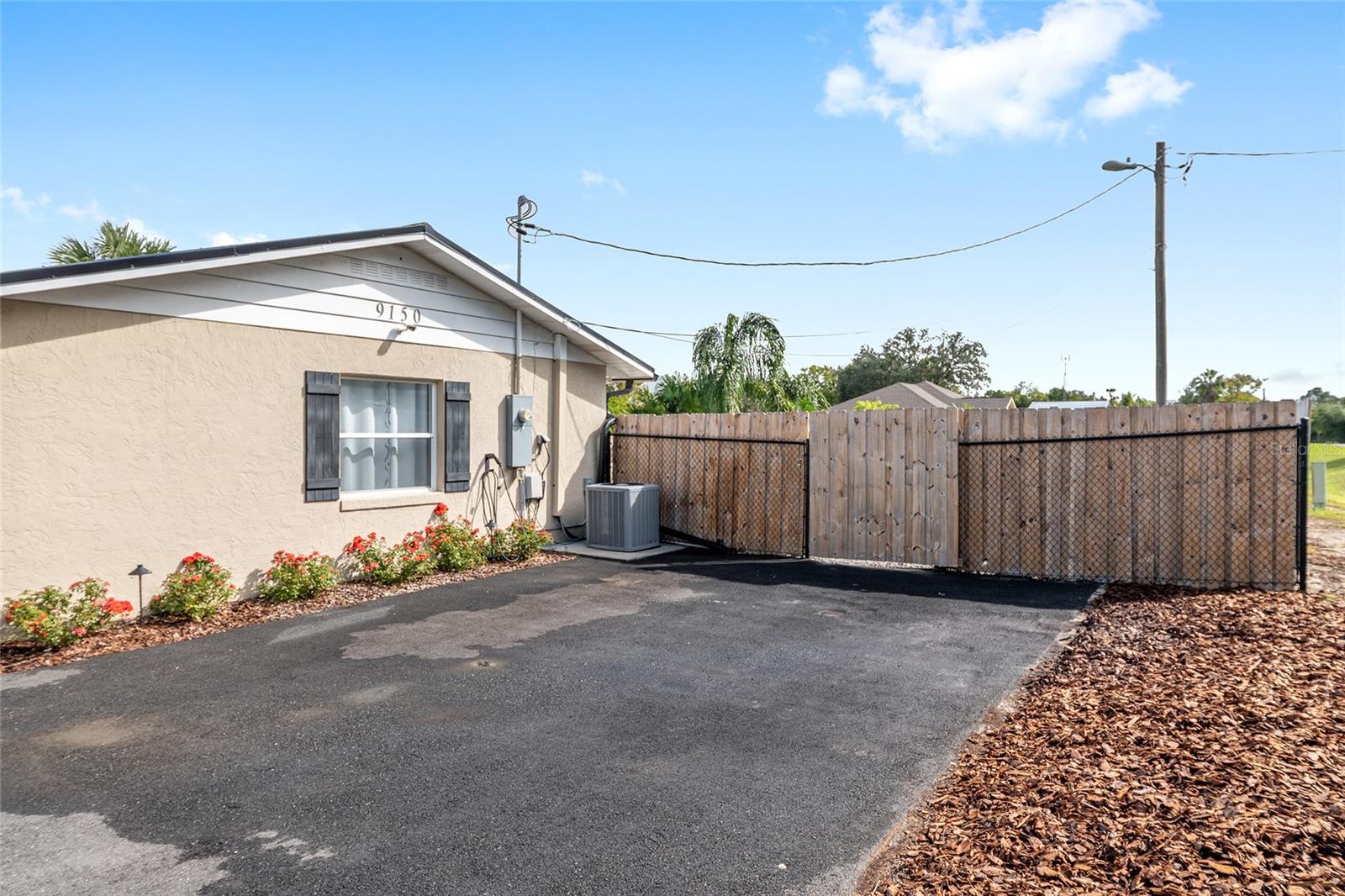 SMITH LAKE ESTATE - Residential