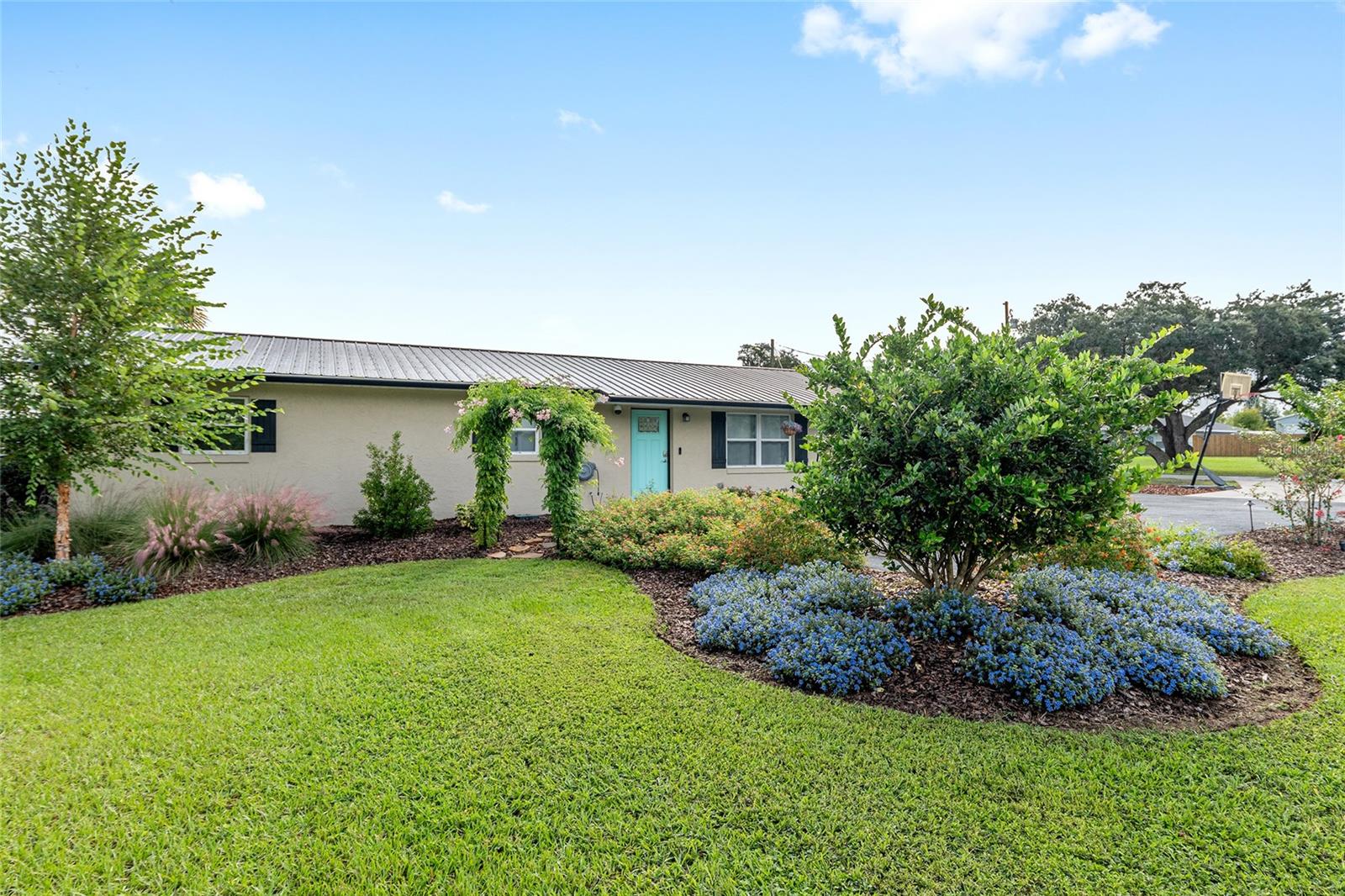 SMITH LAKE ESTATE - Residential