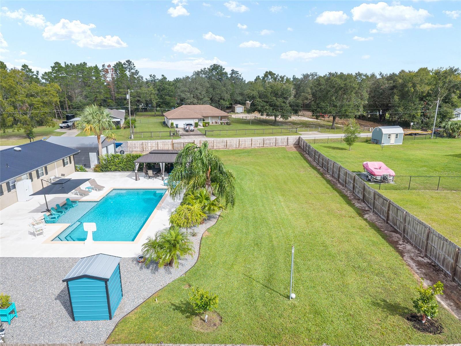 SMITH LAKE ESTATE - Residential