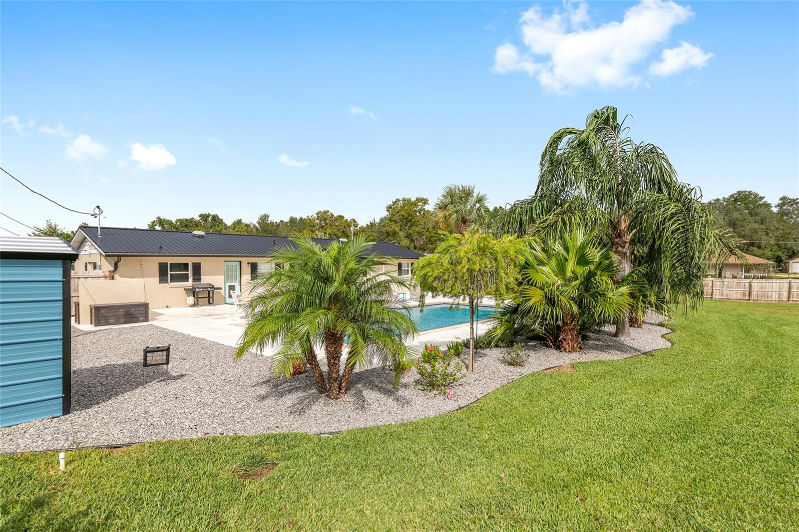 SMITH LAKE ESTATE - Residential