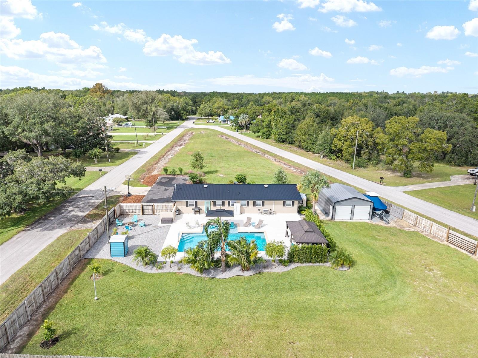 SMITH LAKE ESTATE - Residential