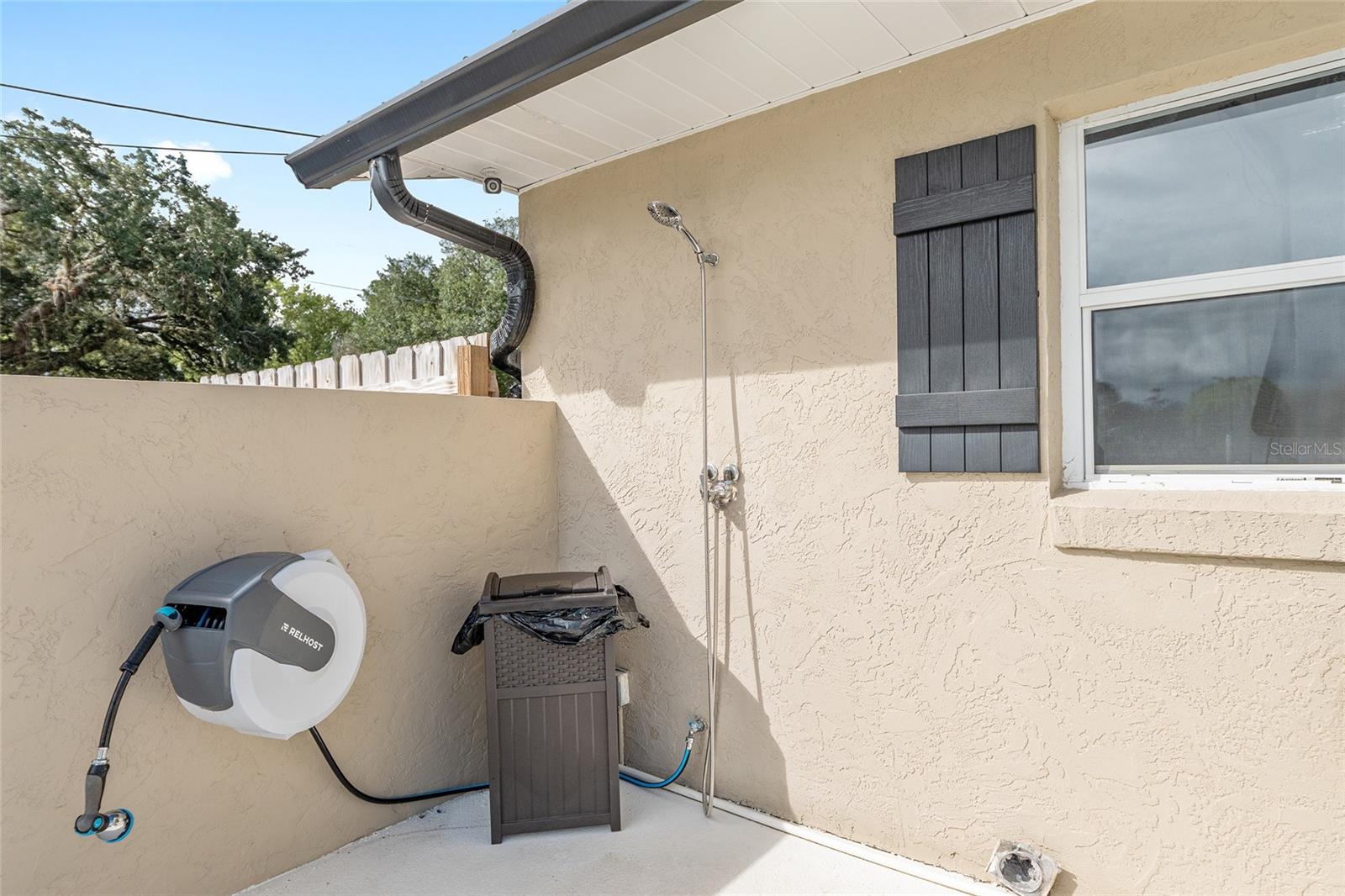 SMITH LAKE ESTATE - Residential