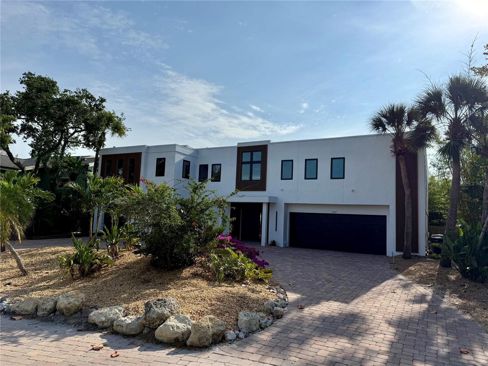 1257 TREE BAY LANE